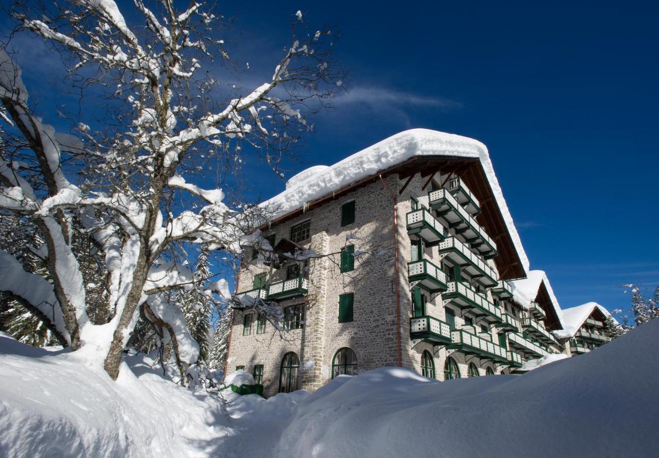 Hotel Lago Di Braies Braies  Luaran gambar